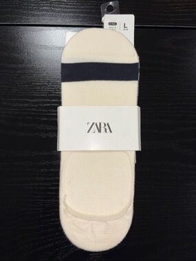 ZARA Women No-Show Socks in Cream with Black Stripe